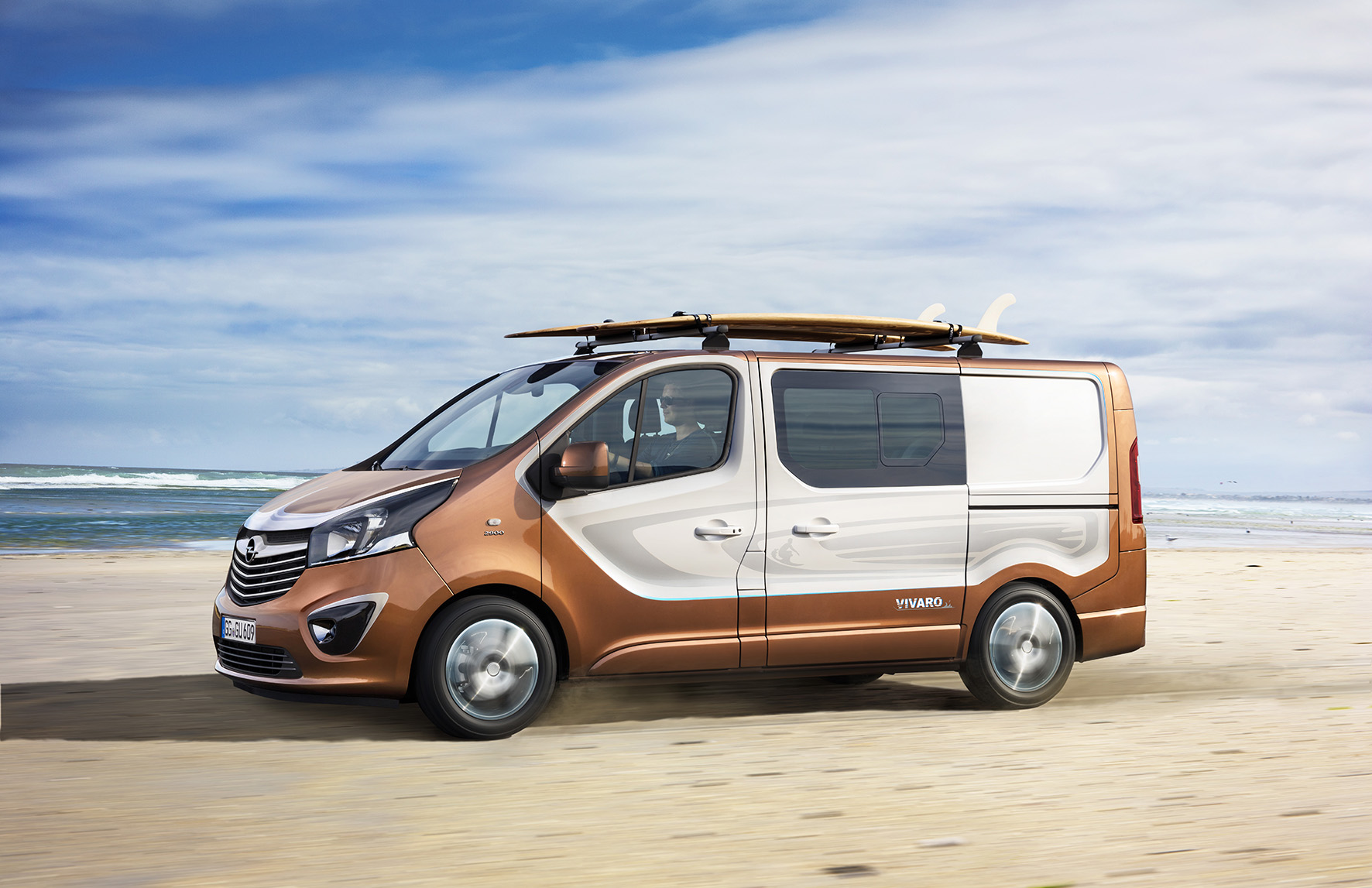 Lekker vrijbuiten met de Opel Vivaro Surf Concept. De bedrijfswagen staat compleet uitgerust op de IAA Frankfurt.
