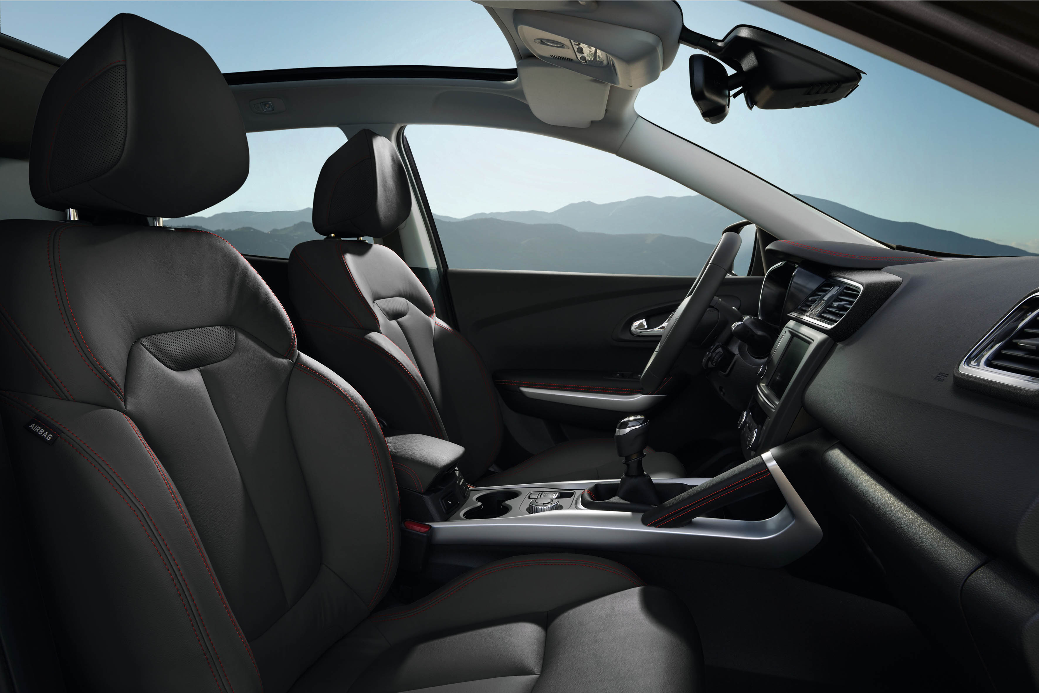 Renault Kadjar gelimiteerd in de uitvoering Extase. Deze speciale versie is onderdeel van de Serie Signature Extase met rode details.