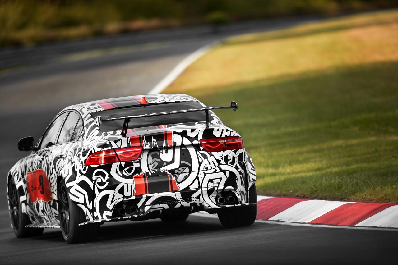 Jaguar bereidt een 600 pk sterke topversie voor van de XE sedan.
