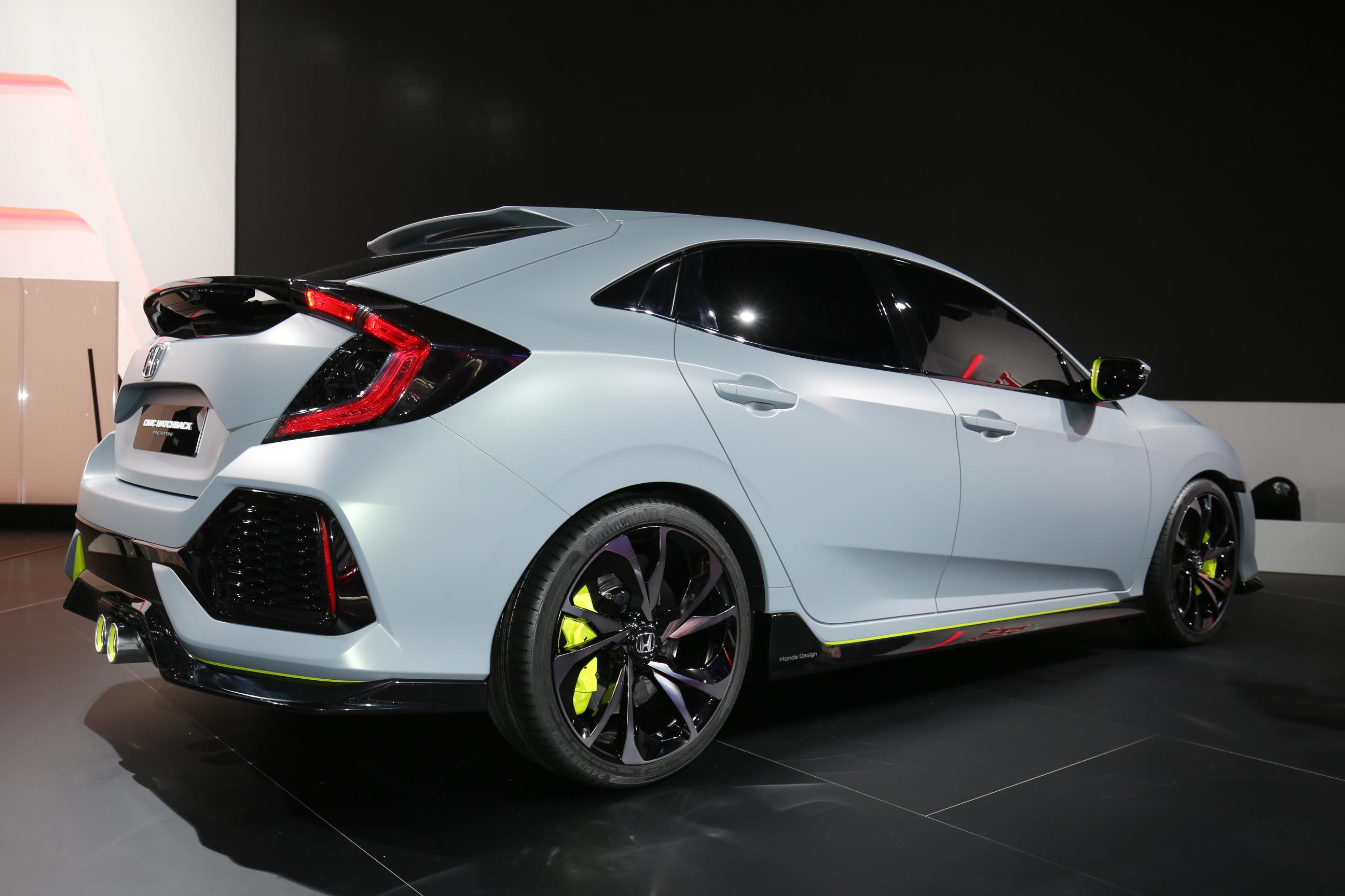 Honda onhult de Civic van 2017 als studiemodel en voorziet deze van nieuwe 1.0 liter, 1.5 liter en 1.6 liter turbomotoren.