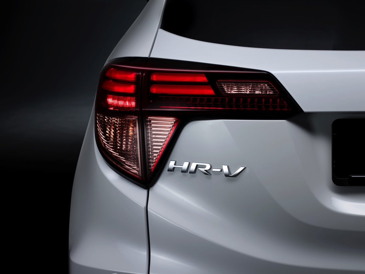 Honda HR-V voor Europa presenteert zich op Autosalon van Genve en komt in de zomer van 2015 op de markt met i-VTEC en i-DTEC motoren.