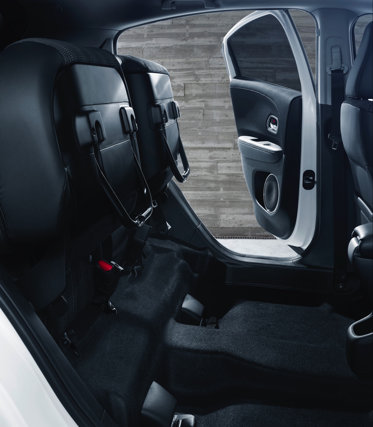 Honda HR-V voor Europa presenteert zich op Autosalon van Genve en komt in de zomer van 2015 op de markt met i-VTEC en i-DTEC motoren.