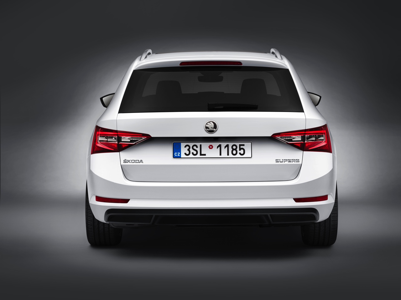 Nieuwe Skoda Superb Combi laat zich zien met 1950 liter bagageruimte, voorafgaand aan de introductie op de IAA Frankfurt.