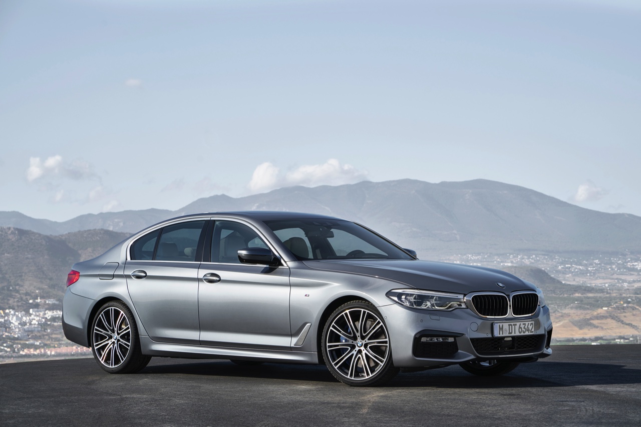 Eerste beelden en onthulling BMW 5 Serie G30. De nieuwe generatie BMW 5 Serie komt in 2017 op de markt en hier hebben we de eerste technische gegevens en details.