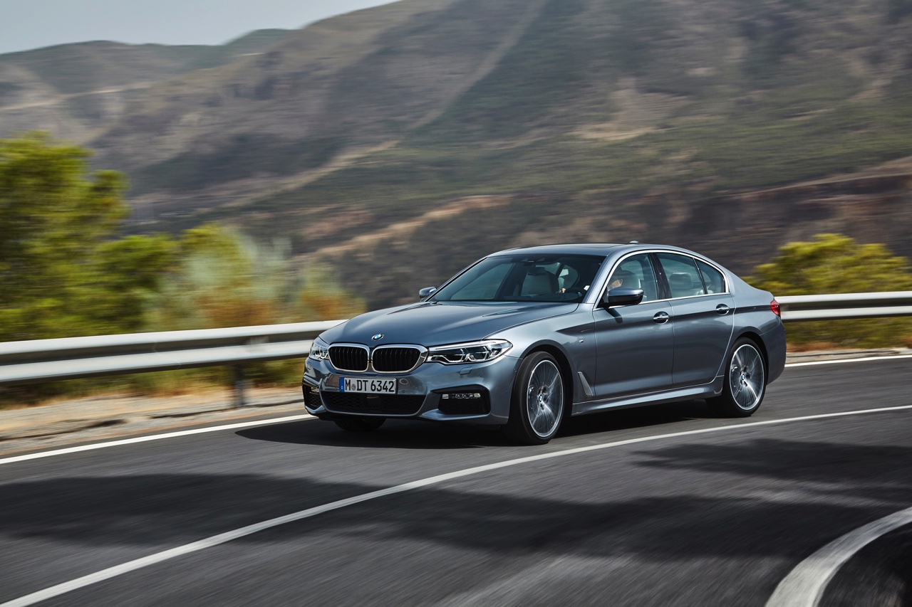 Eerste beelden en onthulling BMW 5 Serie G30. De nieuwe generatie BMW 5 Serie komt in 2017 op de markt en hier hebben we de eerste technische gegevens en details.