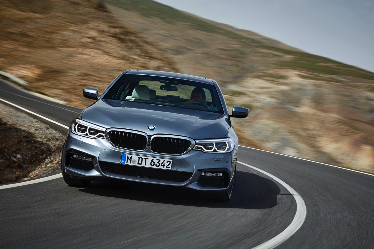 Eerste beelden en onthulling BMW 5 Serie G30. De nieuwe generatie BMW 5 Serie komt in 2017 op de markt en hier hebben we de eerste technische gegevens en details.