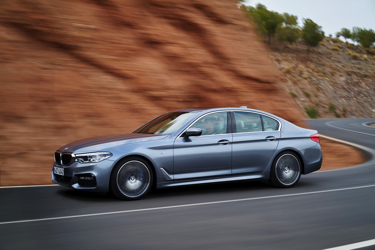 Eerste beelden en onthulling BMW 5 Serie G30. De nieuwe generatie BMW 5 Serie komt in 2017 op de markt en hier hebben we de eerste technische gegevens en details.