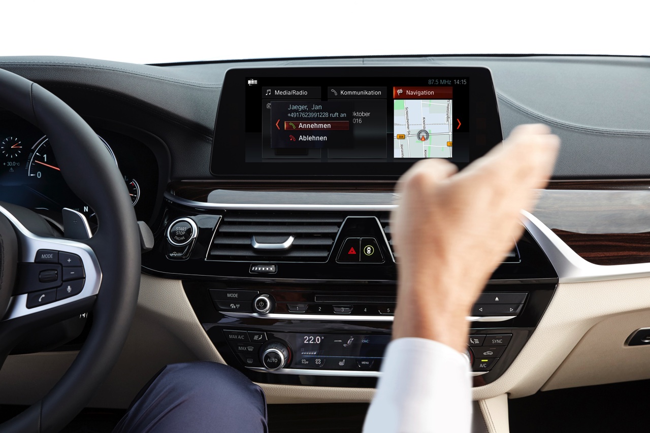 Eerste beelden en onthulling BMW 5 Serie G30. De nieuwe generatie BMW 5 Serie komt in 2017 op de markt en hier hebben we de eerste technische gegevens en details.