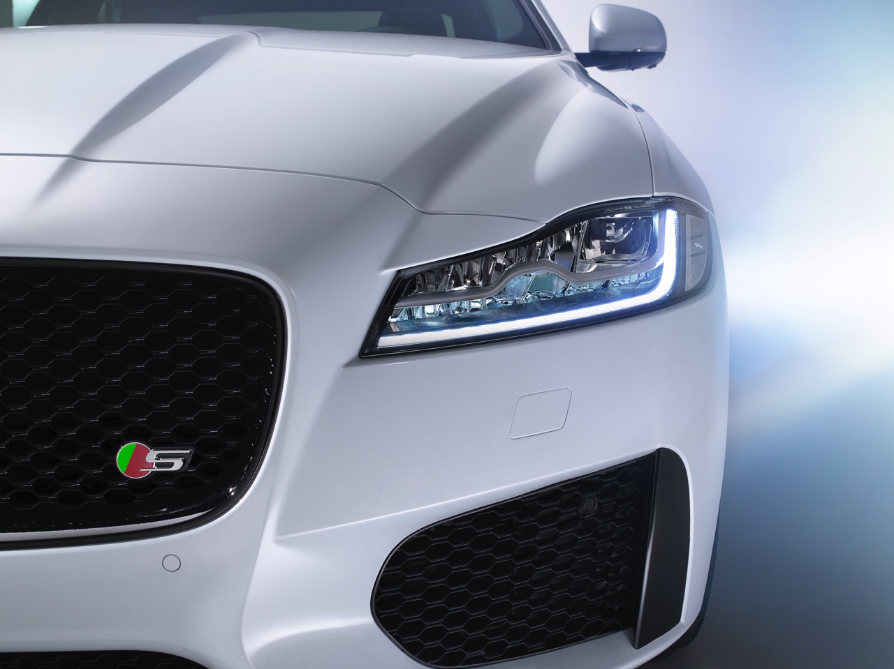 Eerste presentatie nieuwe Jaguar XF vindt plaats in London. Vandaag hebben we alle details en informatie rondom de nieuwe sedan.
