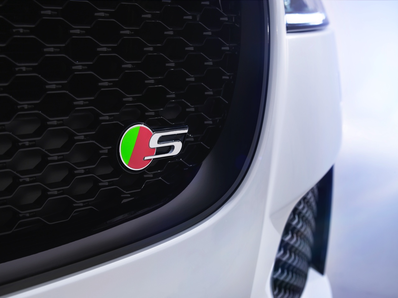 Eerste presentatie nieuwe Jaguar XF vindt plaats in London. Vandaag hebben we alle details en informatie rondom de nieuwe sedan.