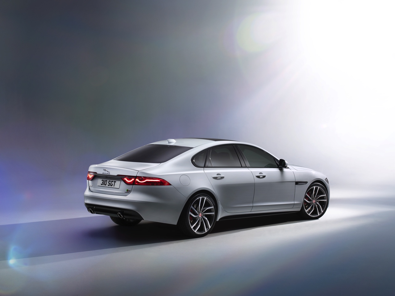 Eerste presentatie nieuwe Jaguar XF vindt plaats in London. Vandaag hebben we alle details en informatie rondom de nieuwe sedan.