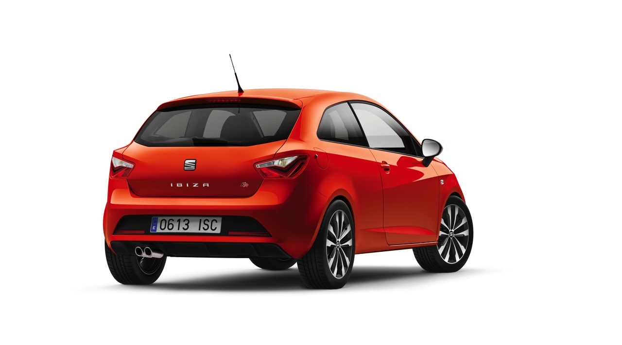 Dit is de nieuwe Seat Ibiza facelift voor 2015, die er ook weer is als SC en ST. Het faceliftmodel is rondom opgefrist met nieuwe koplampen, veilige luxe en turbomotoren.