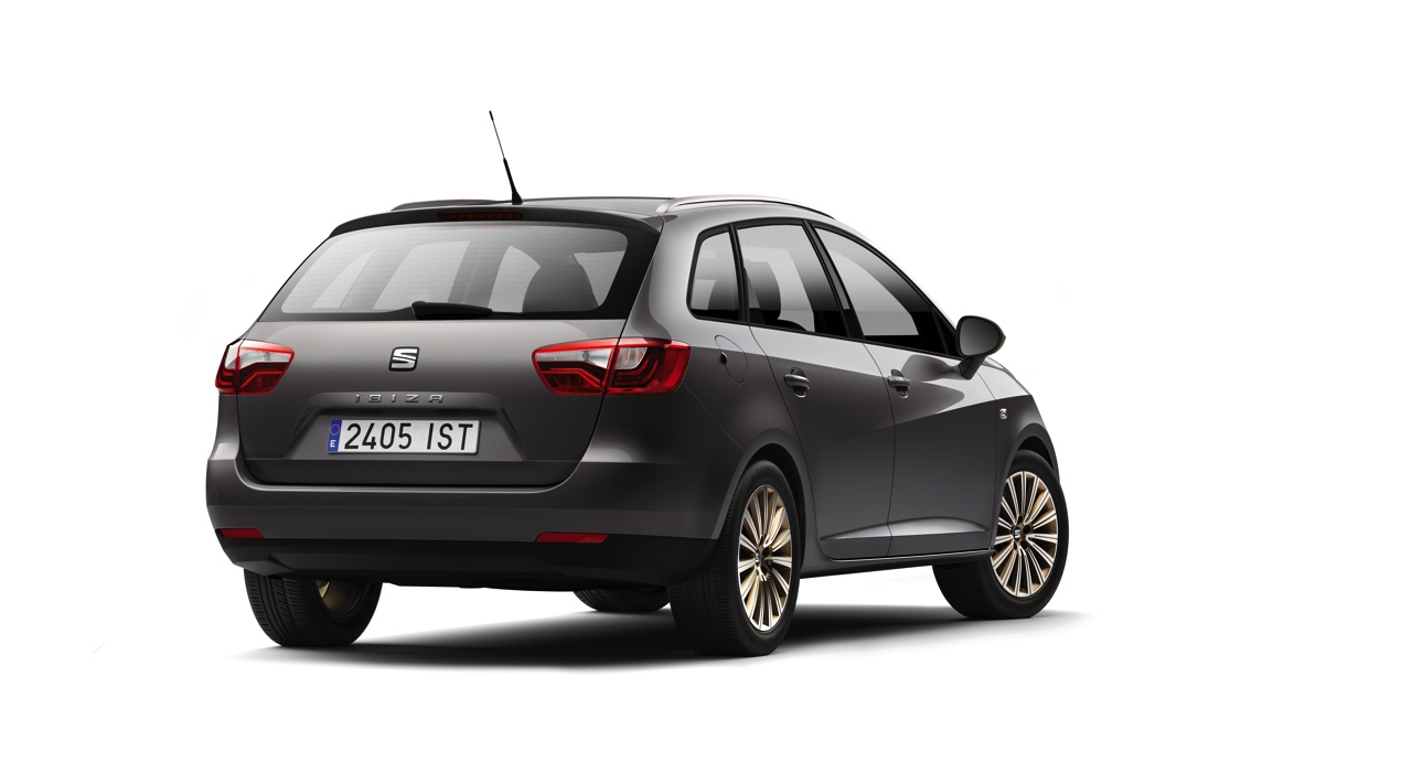 Dit is de nieuwe Seat Ibiza facelift voor 2015, die er ook weer is als SC en ST. Het faceliftmodel is rondom opgefrist met nieuwe koplampen, veilige luxe en turbomotoren.