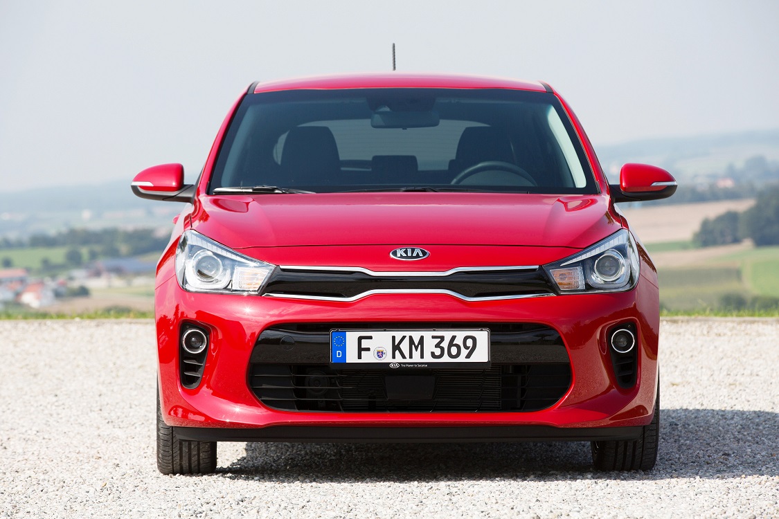 Kia heeft nu bekendgemaakt wat de nieuwe Kia Rio moet gaan kosten. Snelle beslissers kunnen nog wat voordeel scoren door te gaan voor de tijdelijk leverbare Rio First Edition.