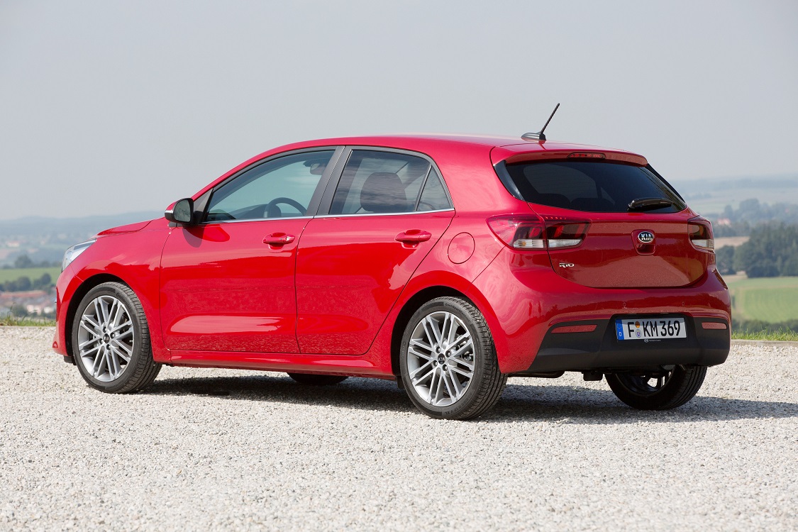 Kia heeft nu bekendgemaakt wat de nieuwe Kia Rio moet gaan kosten. Snelle beslissers kunnen nog wat voordeel scoren door te gaan voor de tijdelijk leverbare Rio First Edition.