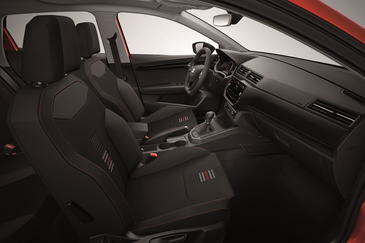 SEAT heeft de prijzen bekendgemaakt van de nieuwe Ibiza. Die beginnen bij 15.900 euro en vanaf juni staat de auto bij de dealers.