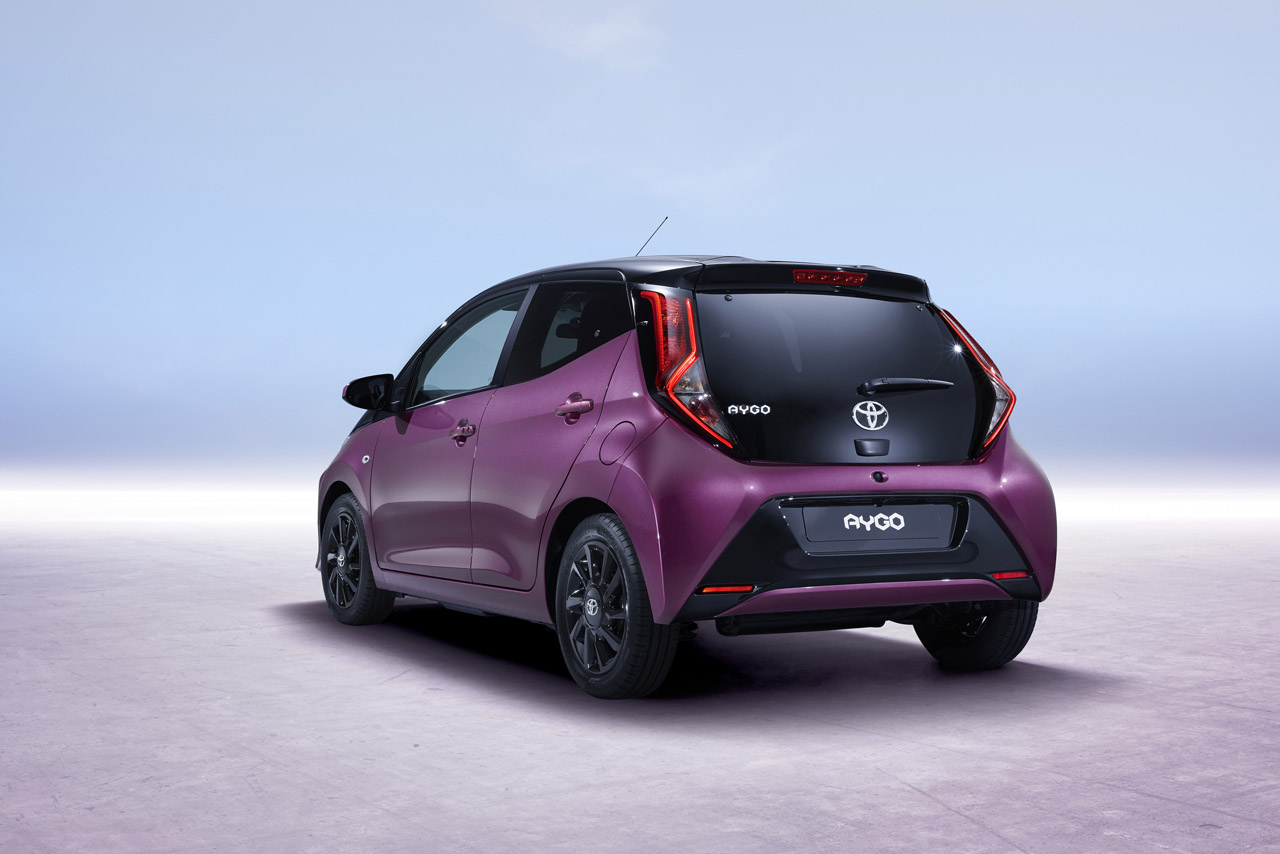 De prijzen van de vernieuwde Toyota Aygo zijn bekend.