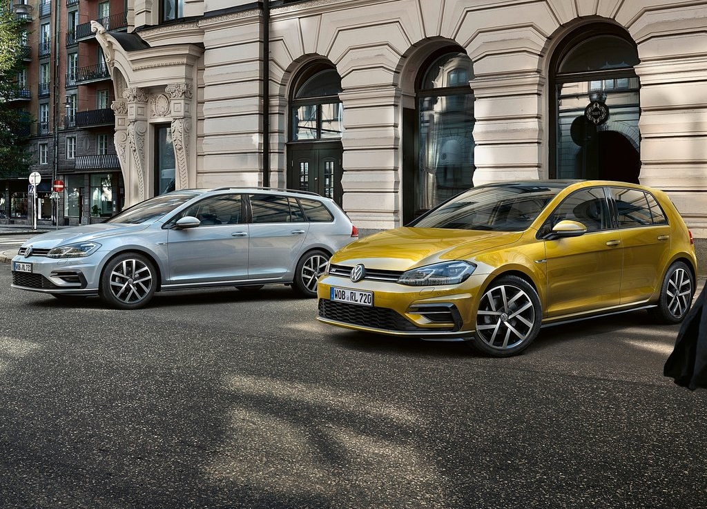 Volkswagen heeft bekendgemaakt wat de vernieuwde Golf gaat kosten. De standaarduitrusting groeide, het bedrag op het prijskaartje niet.
