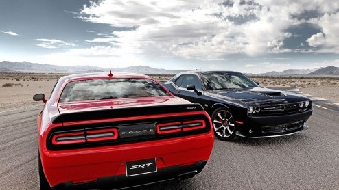 Dodge heeft de Challenger SRT Hellcat onthuld. Met een vermogen van 717 pk en 880 Nm aan koppel is het de sterkte muscle car die Dodge ooit op de weg heeft gezet.