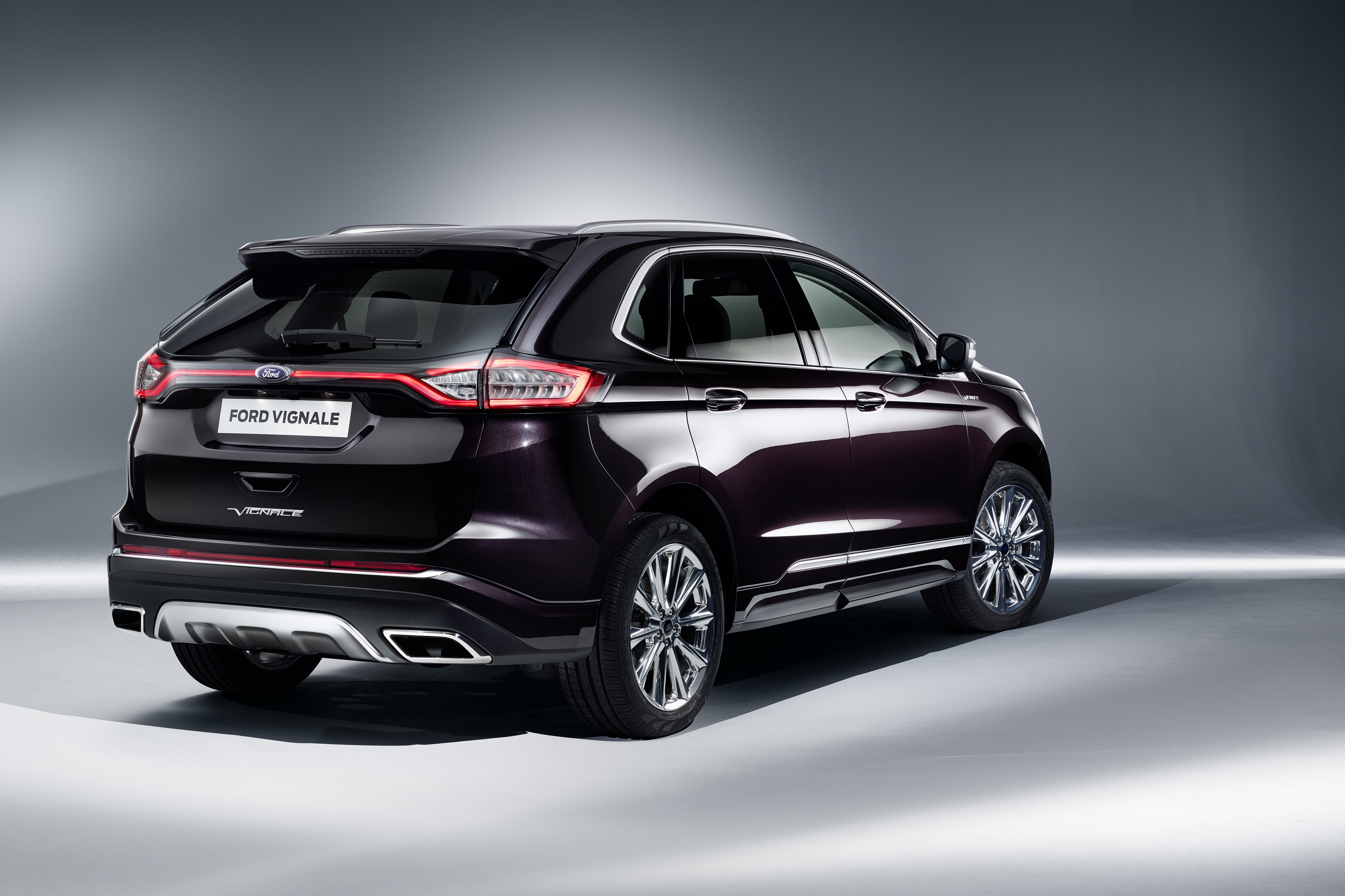 Ford Kuga Vignale en Edge Vignale in beeld.