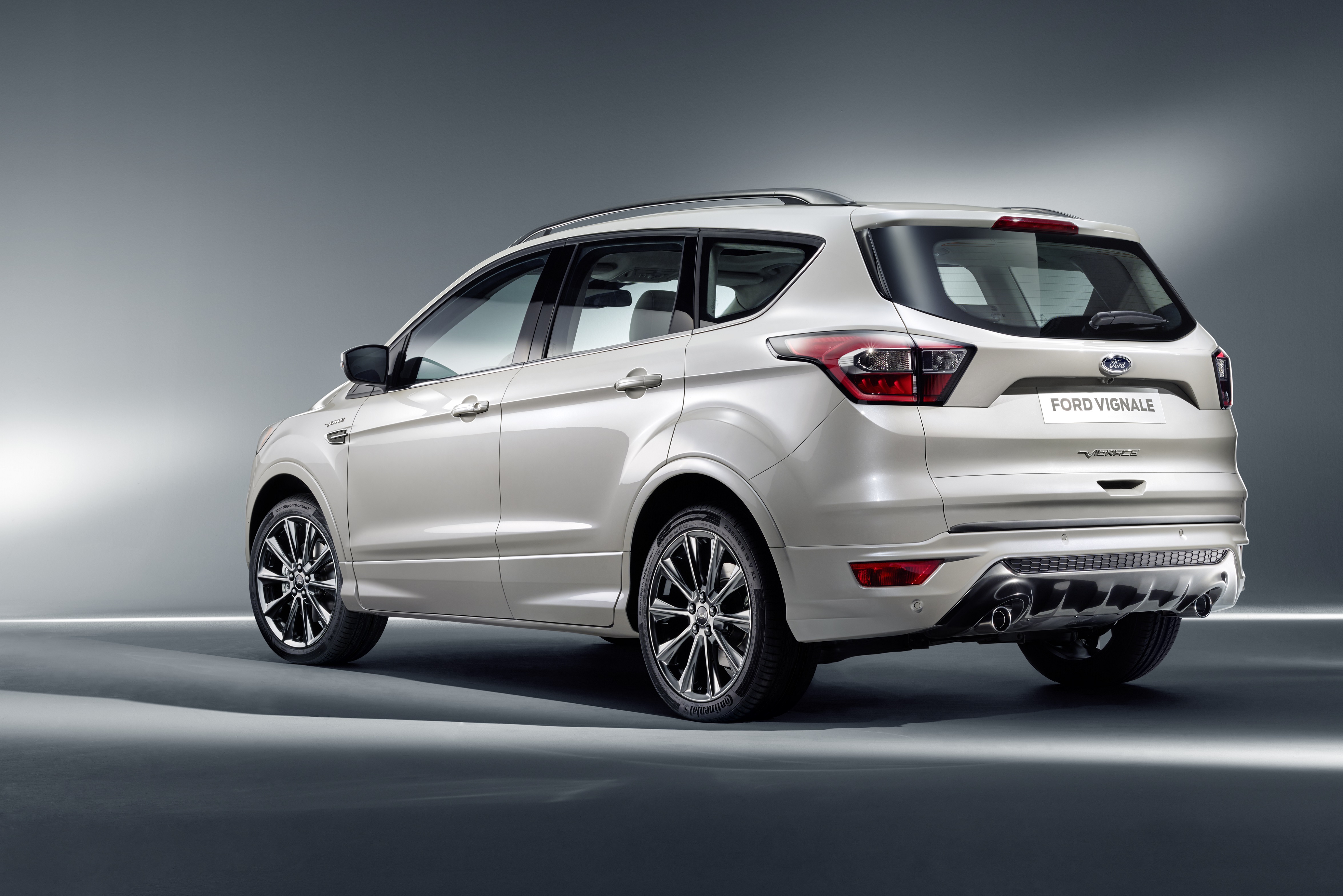 Ford Kuga Vignale en Edge Vignale in beeld.