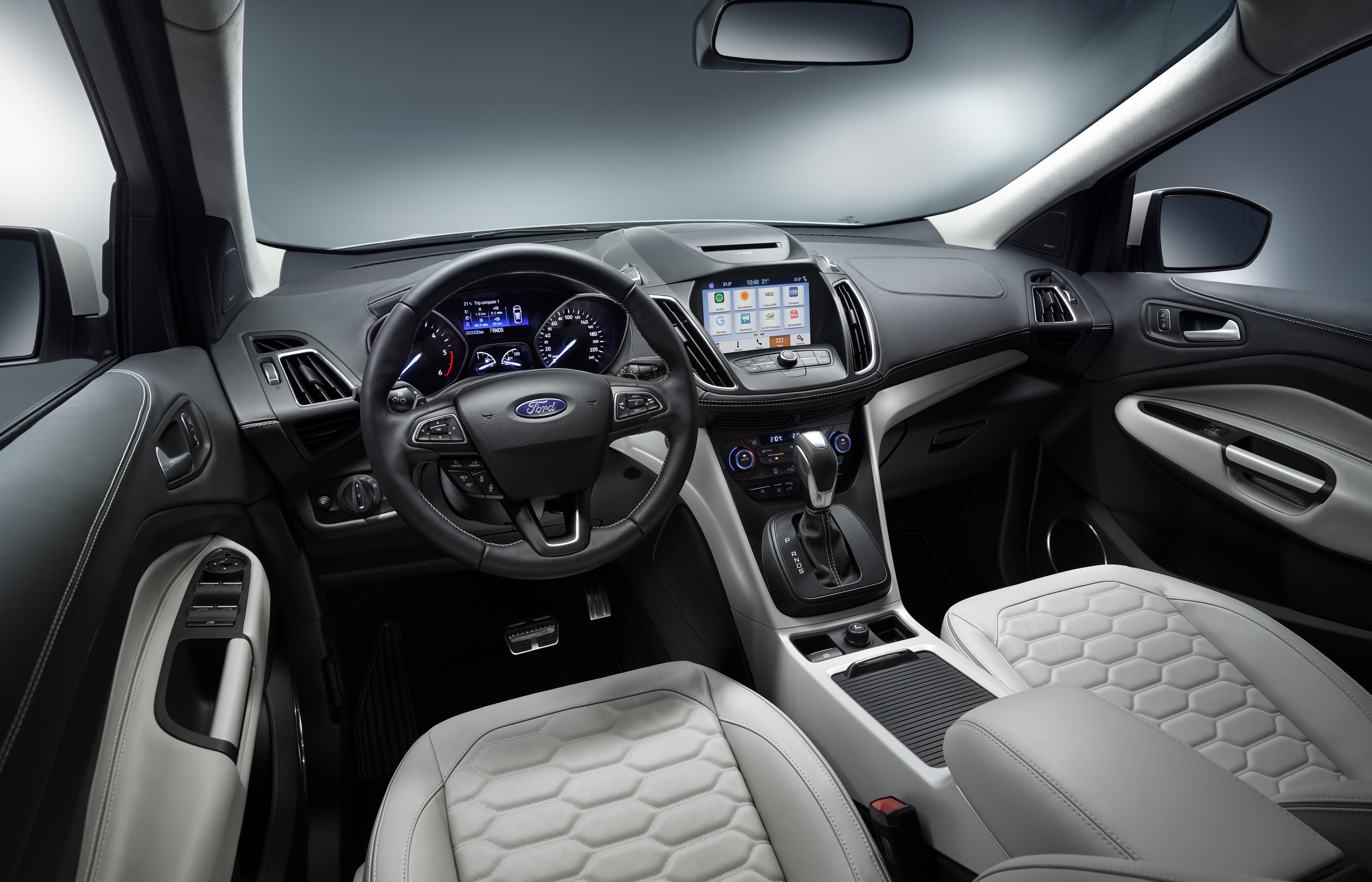 Ford Kuga Vignale en Edge Vignale in beeld.
