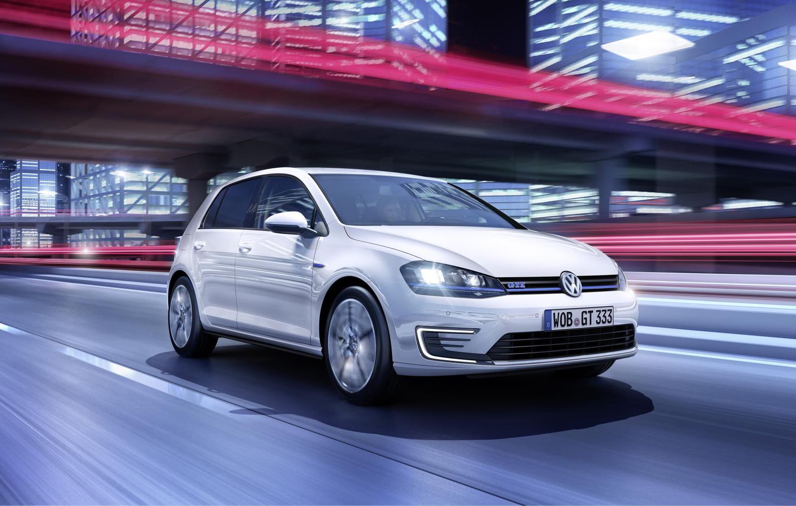 Volkswagen dominant in autoverkopen 2015 met Golf, Polo en Up.
