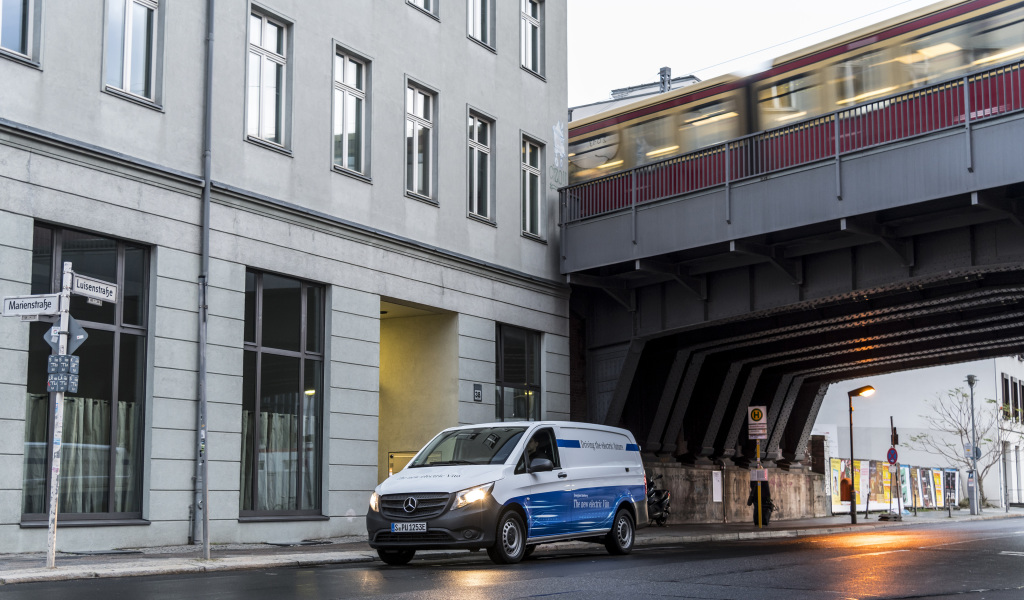 Mercedes start medio 2018 met de levering van de elektrische eVito bestelwagen.