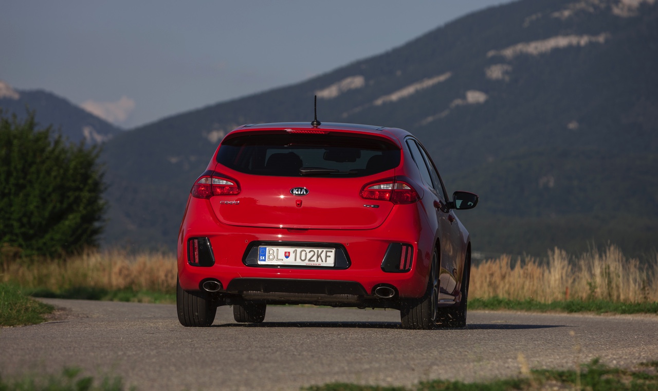 Autotest vernieuwde Kia cee'd, de facelift die de Koreaan een nieuw gezicht geeft, met daarachter de langverwachte 1.0 T-GDI motor.