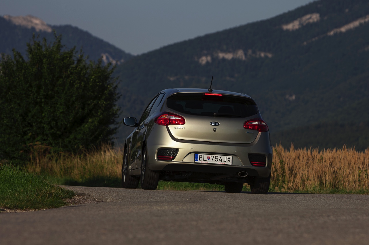 Autotest vernieuwde Kia cee'd, de facelift die de Koreaan een nieuw gezicht geeft, met daarachter de langverwachte 1.0 T-GDI motor.
