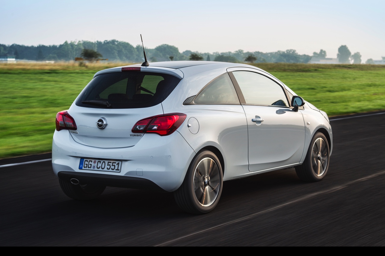 De best verkochte Opel van 2015 is de Corsa en op die auto krijg je nu gratis een automaat, Intellilink multimedia en 1000 euro korting.