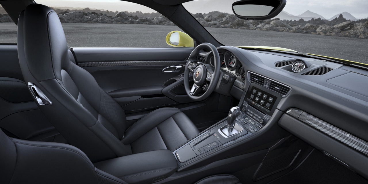 Porsche introduceert de nieuwe 911 Turbo en 911 Turbo S modellen, die eind januari 2016 in Nederland arriveren. Met 540 en 580 pk zijn beide turbomodellen nog krachtiger en sneller.