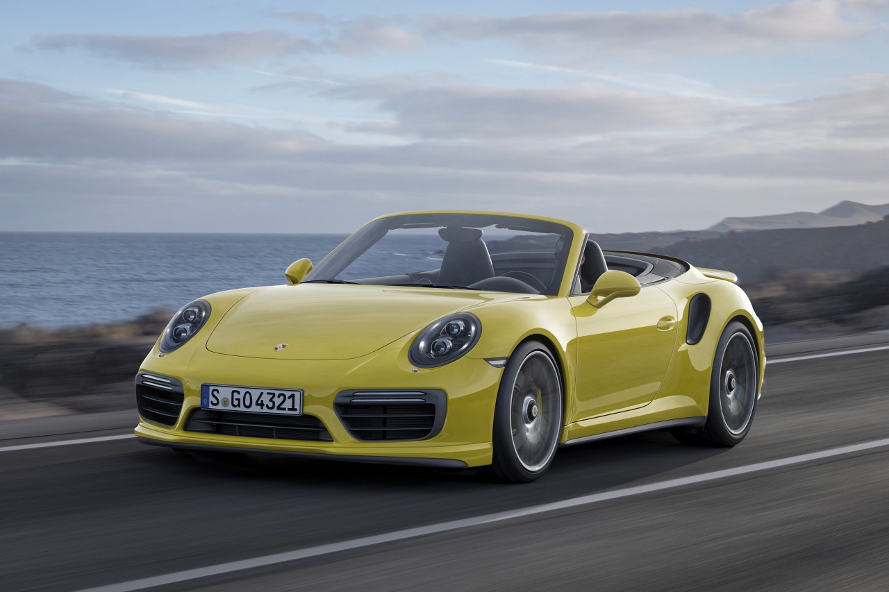 Porsche introduceert de nieuwe 911 Turbo en 911 Turbo S modellen, die eind januari 2016 in Nederland arriveren. Met 540 en 580 pk zijn beide turbomodellen nog krachtiger en sneller.