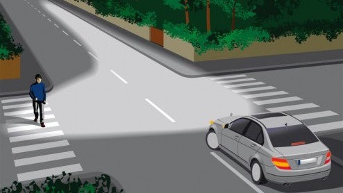 Het is duidelijk. De nieuwe Mercedes E-Klasse laat niet lang op zich wachten. Naast verfijnde techniek en luxe innovaties draait het in deze zakensedan nog meer om veiligheid dan ooit, met het voorkom