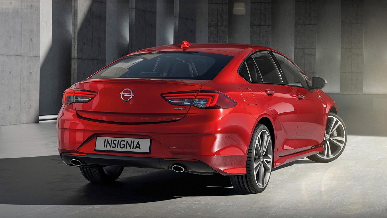 Opel introduceert het Exclusive-programma. Daarmee kan je je Opel in iedere kleur bestellen die je maar wilt, maar uiteindelijk moet er een serieuze Exclusive-lijn komen.