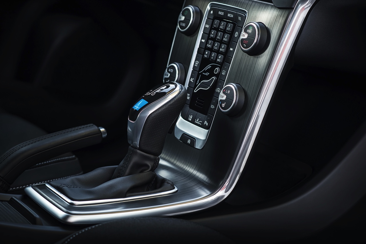 Volvo introduceert Polestar Performance Parts voor Volvo S60, V60, XC60 en V40 met hardware en software upgrades.