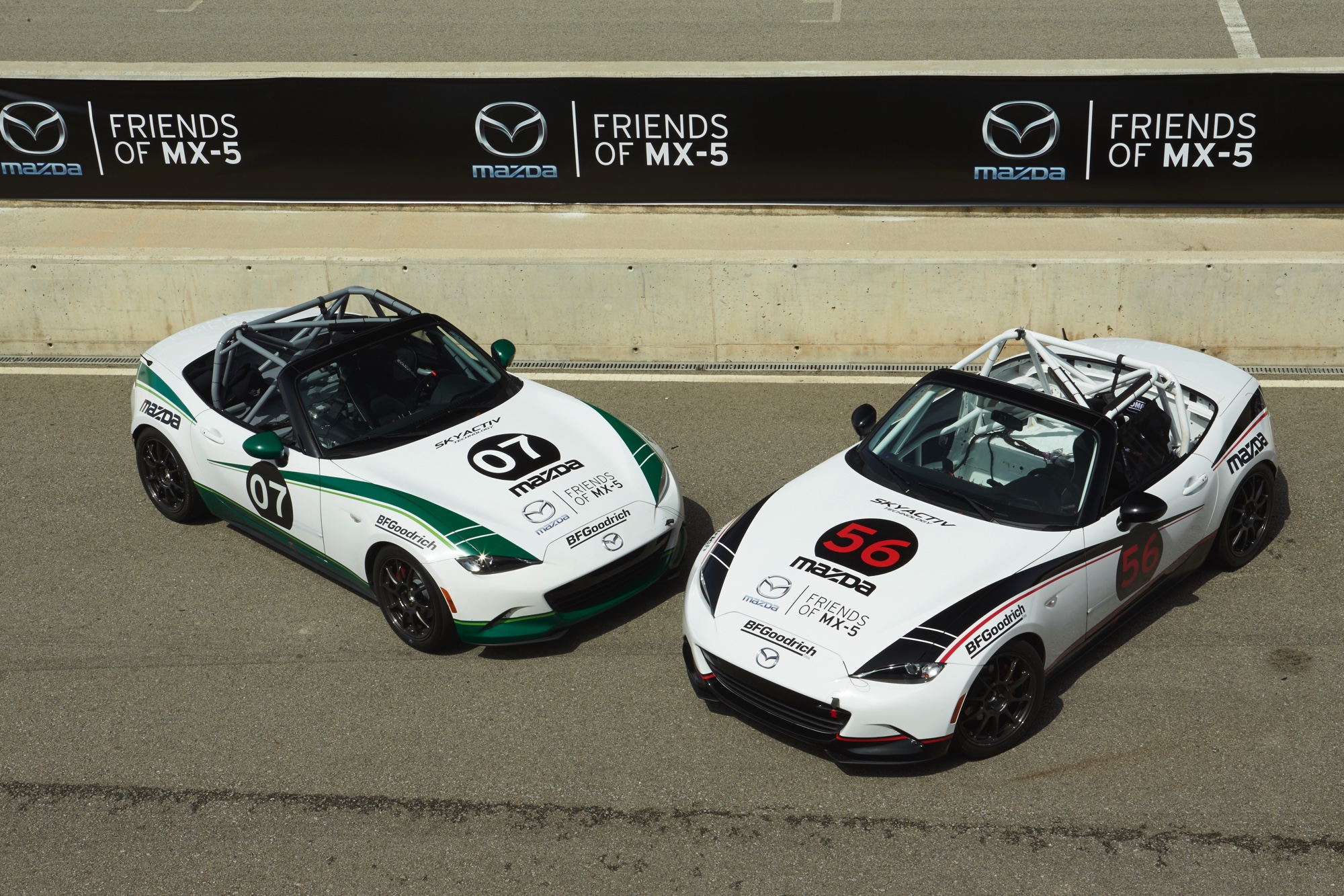 Mazda gaat fans van het merk en de MX-5 belonen en lanceert daarom Friends of MX-5. We zijn een dag op het circuit Parcmotor Castellol, vlakbij Barcelona, om uit te vinden wat het precies inhoudt.