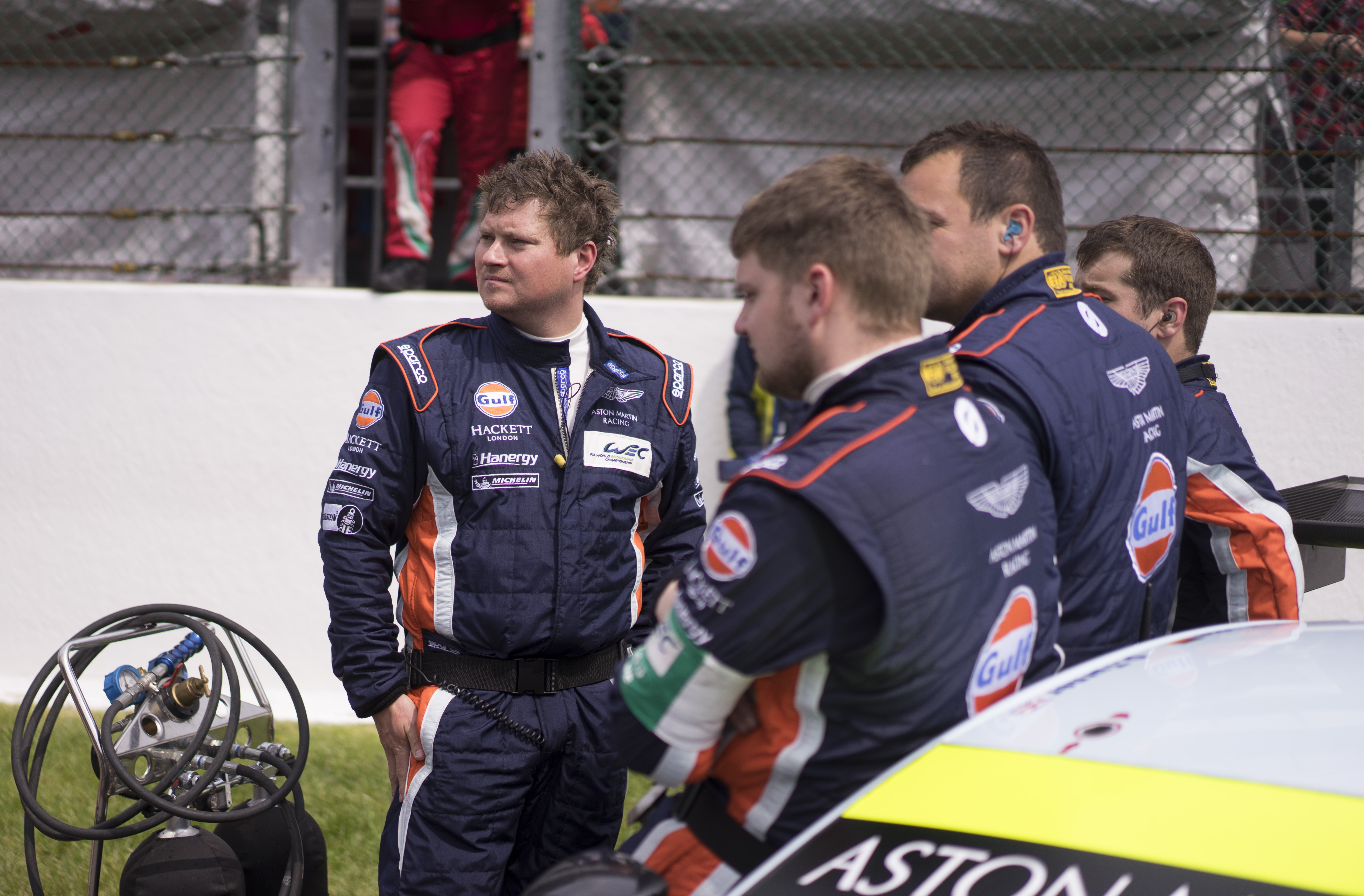 Olie vullen, banden nabehandelen, maar vooral cht meekijken met een van de succesvolste GTE Pro en GTE Am teams: Aston Martin Racing. Kijk mee achter de schermen!
