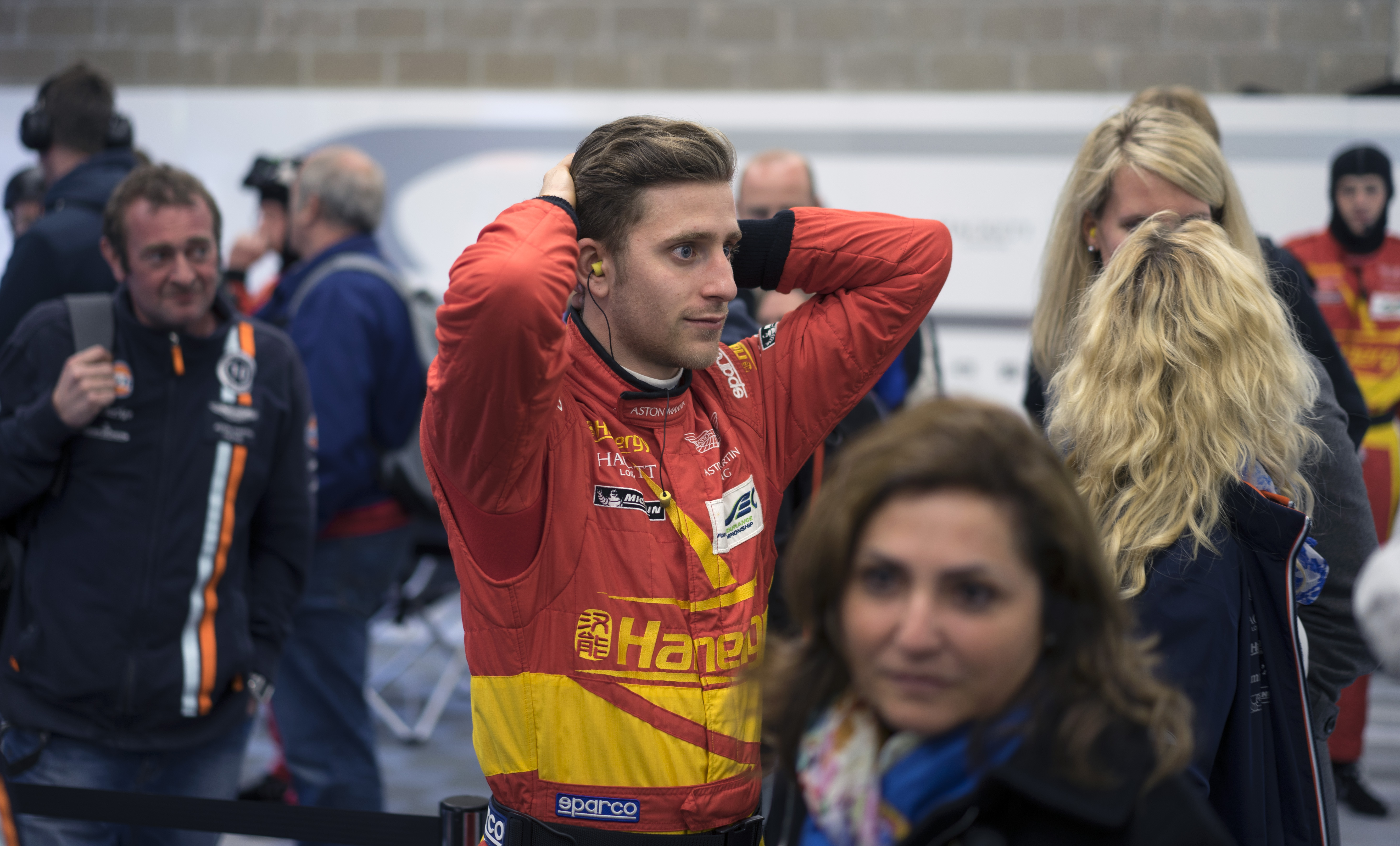 Olie vullen, banden nabehandelen, maar vooral cht meekijken met een van de succesvolste GTE Pro en GTE Am teams: Aston Martin Racing. Kijk mee achter de schermen!