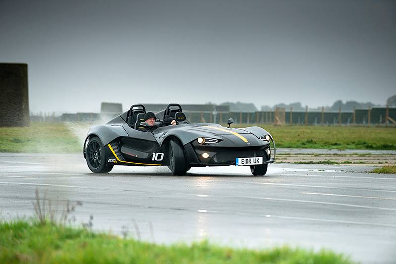 Zenos E10R is de sportieve versie van de E10S, een luchtige scheurneus voor op het circuit of openbare weg.