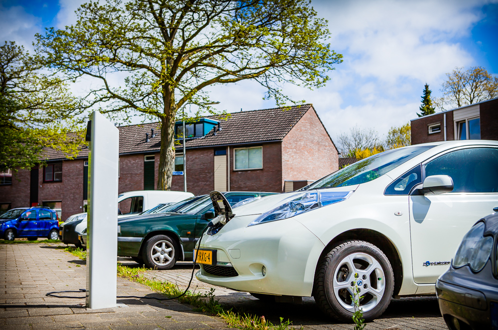Gratis snelladen, gratis laadpunt, gratis onderhoud, gratis vervangend vervoer en 4% bijtelling bij nieuwe elektrische Nissan.
