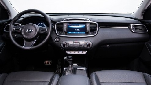 Begin deze maand kregen we de eerste beelden van de nieuwe Kia Sorento al onder ogen. De portieren bleven echter nog even gesloten.