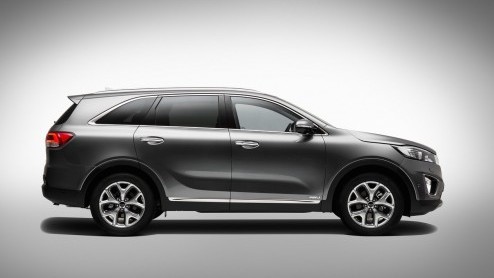 Begin deze maand kregen we de eerste beelden van de nieuwe Kia Sorento al onder ogen. De portieren bleven echter nog even gesloten.