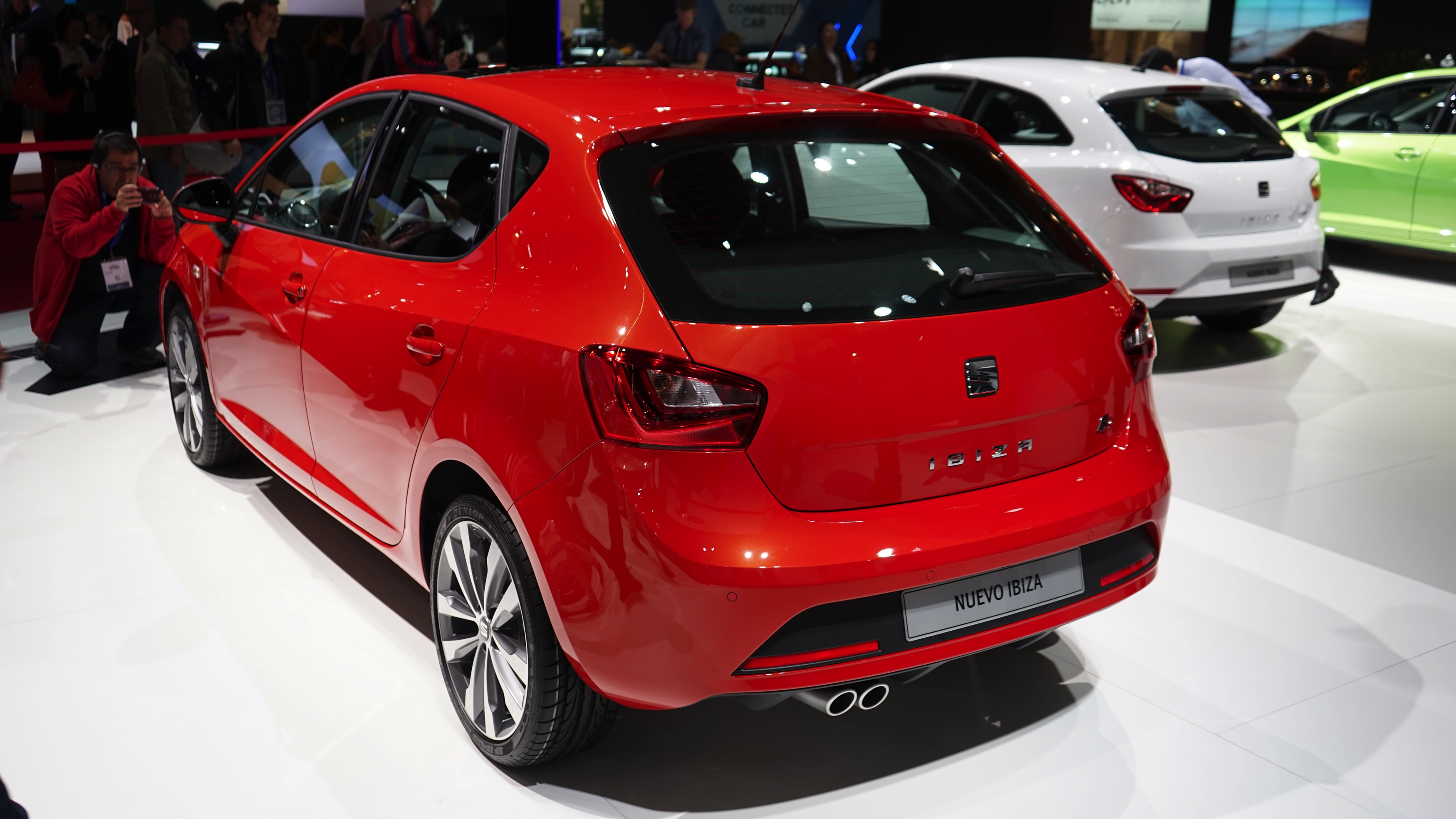 De Seat Ibiza mag dan uiterlijk vrij weinig verschillen van het huidige model, van binnen is het een ander verhaal. Op de Barcelona Motor Show stapten we in.
