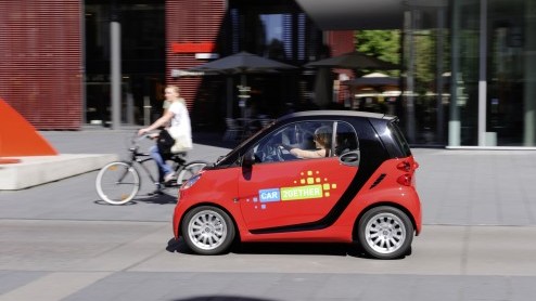 Smart add-on geeft smart-rijders voordeeltjes in dagelijks autoleven, met korting op parkeren of autowassen. Uitrol gestart in Duitsland. Zal Nederland volgen? Ze moeten!