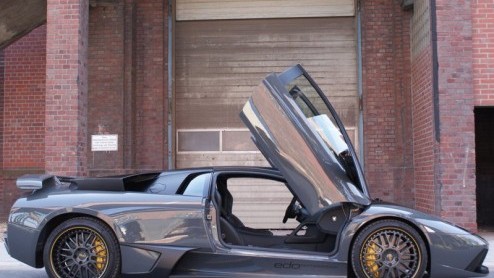 Zet een Lamborghini Murcilago LP 640 bij Edo Competition voor de deur, wacht even en zie hier wat er uit rolt: de Edo Lamborghini Murcielago LP710-2. Een nog explosiever uiterlijk en maar liefst 710