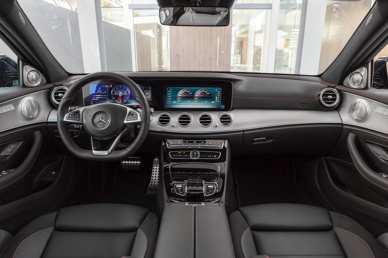 Mercedes-AMG introduceert de eerste AMG-versie van de nieuwe E-Klasse, de E 43 4Matic met 401 pk.