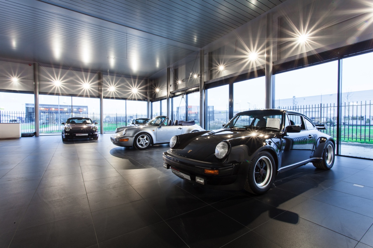 Porsche opent eerst Porsche Classic Center ter wereld in Nederland. Het standalone service center voor onderhoud en restauratie van klassieke Porsches opent in Heteren.