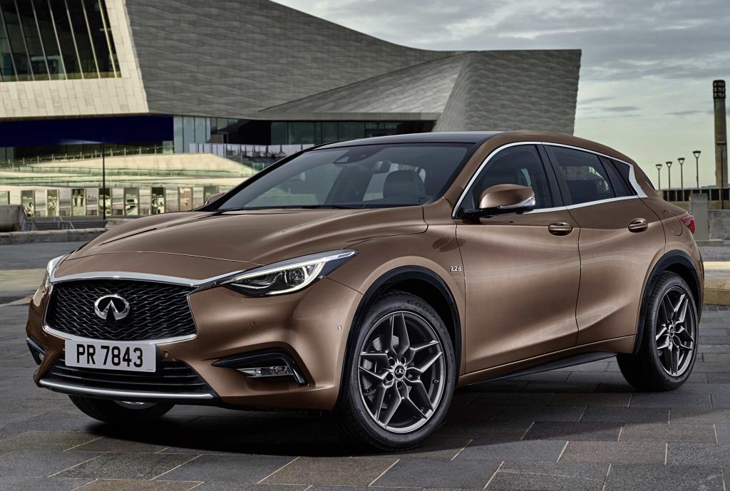 Officieel wordt de auto pas in september getoond op de IAA in Frankfurt, maar nu is er al een eerste afbeelding van Infinitis nieuwe hatchback, de Q30.