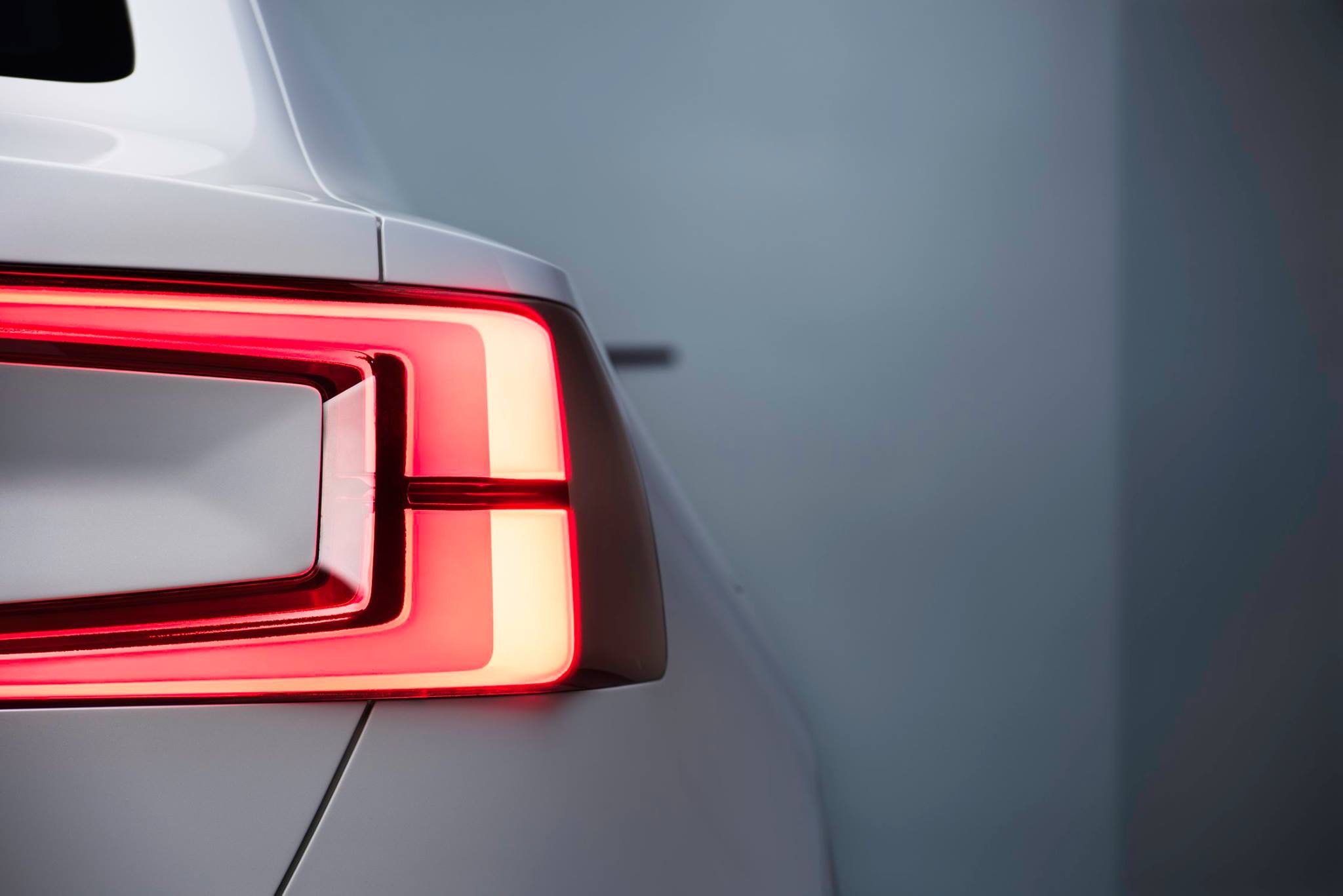 Teaser van nieuwe Volvo XC40, de eerste telg in de nieuwe 40 Serie modellen van Volvo gebaseerd op het CMA-platform.
